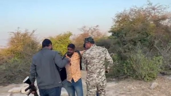 कल्ला गुर्जर के घर पर चलाया था बुलडोजर