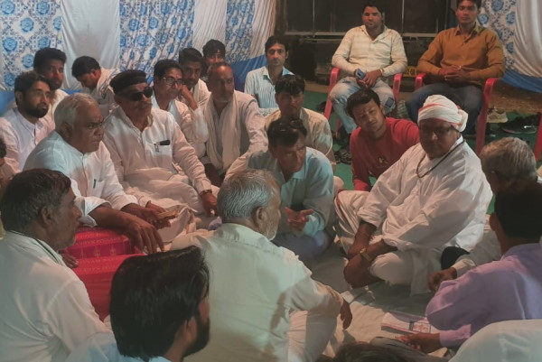 दुल्‍हन कंचन की चाची को चुनरी उड़ाई