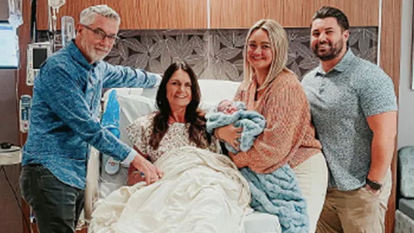 बहू भी सास के मां बनने पर है खुश 