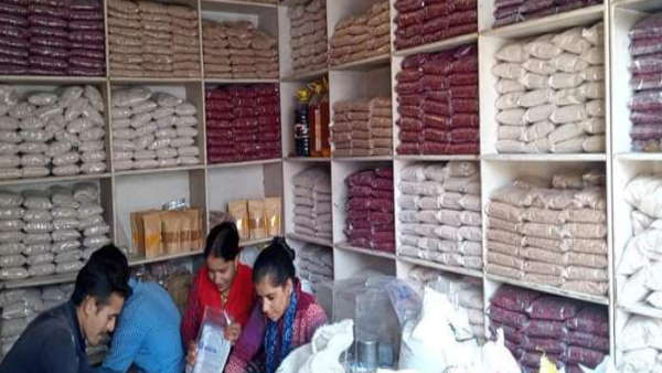 13 सालों में स्थानीय उत्पादों का हर साल 20 से 30 लाख का कारोबार 13 सालों में स्थानीय उत्पादों का हर साल 20 से 30 लाख का कारोबार