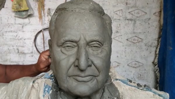 कई पुस्तकें भी लिखी जा चुकी हैं