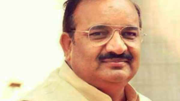 राज्य मंत्री दिनेश सिंह ने भी जताई थी नाराजगी राज्य मंत्री दिनेश सिंह ने भी जताई थी नाराजगी
