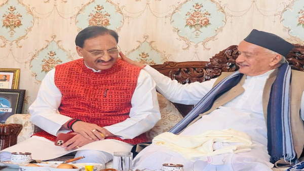 महाराष्ट्र सदन में भी कोश्यारी से मुलाकात हुई थी महाराष्ट्र सदन में भी कोश्यारी से मुलाकात हुई थी