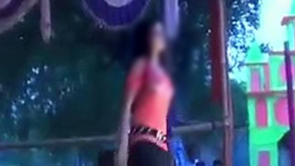 'प्रेम जाल में फंसा कर ऑर्केष्ट्रा में धकेला'