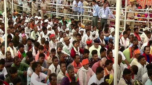 देश में आदिवासियों की भूमिका पर समर्पित भाव से काम करने की जरूरत