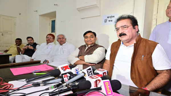 92 विधायकों के इस्तीफे प्रदेश की सियासत की अबूझ पहेली