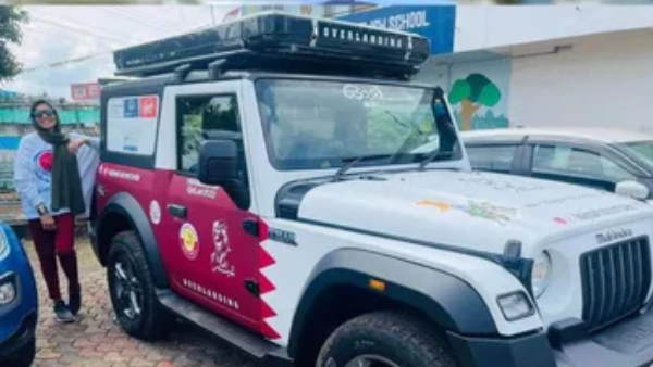 कस्टमाइज्ड एसयूवी से कतर जा रही नाजी नौशी