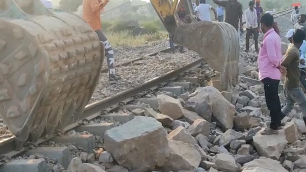 रेलवे पटरी के पास ब्लॉस्ट करने वाला क्रेशर संचालक गिरफ्तार