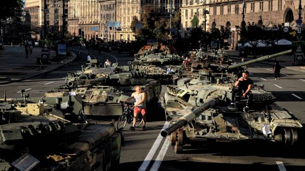 रूसी हमले में यूक्रेन तबाह