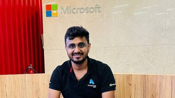 Microsoft में मिली संतोष को नौकरी
