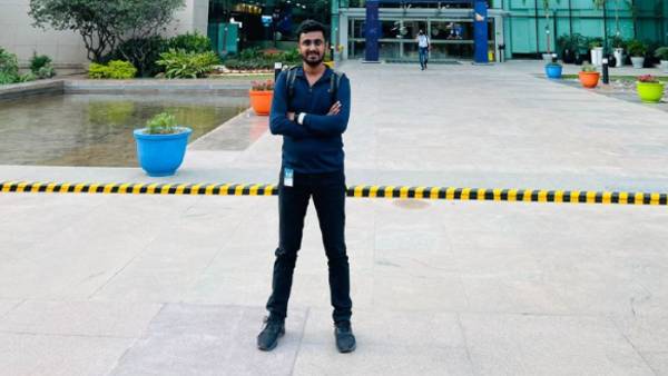 गांव में नहीं थी बिजली, सुनते थे रेडियो