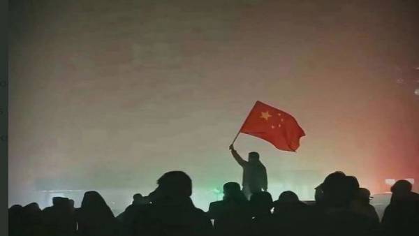 देश से प्यार है, सरकार से नहीं