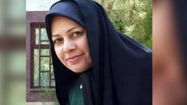 फरीद के पिता अली मोरादखानी अरंगेह एक शिया मौलवी थे फरीद के पिता अली मोरादखानी अरंगेह एक शिया मौलवी थे