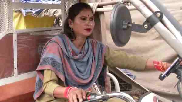 सोशल मीडिया पर छाई हुई है सीमा देवी