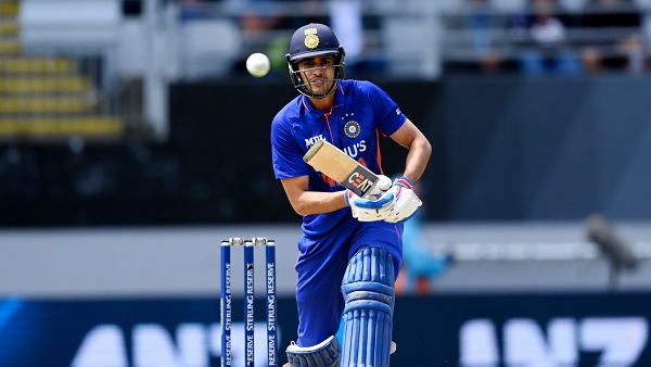 22 गेंद पर 13 रन बनाकर आउट हुए