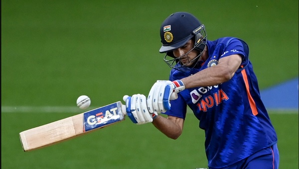 केवल 11 पारियां ली