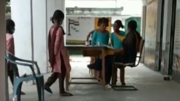 एक के बाद बच्चों के जड़े थप्पड़ एक के बाद बच्चों के जड़े थप्पड़