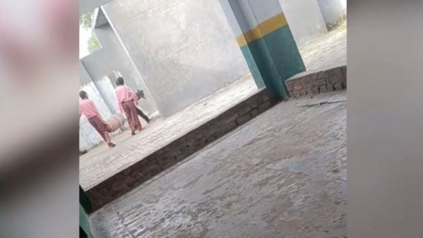 शारीरिक या मानसिक प्रताड़ना नहीं दी जा सकती शारीरिक या मानसिक प्रताड़ना नहीं दी जा सकती