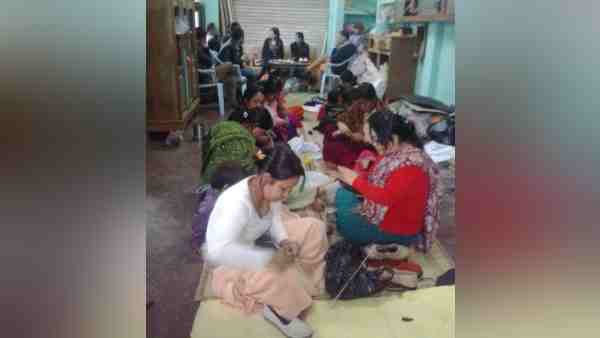 इन शहरों से मंगाती हैं मैटेरियल इन शहरों से मंगाती हैं मैटेरियल