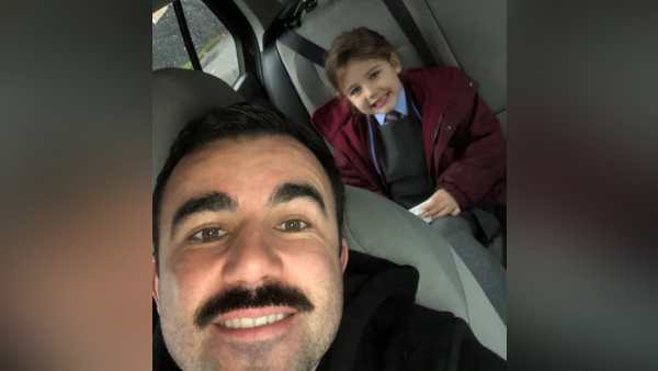 बच्चे को पसंद आया पिता का 'गिफ्ट'