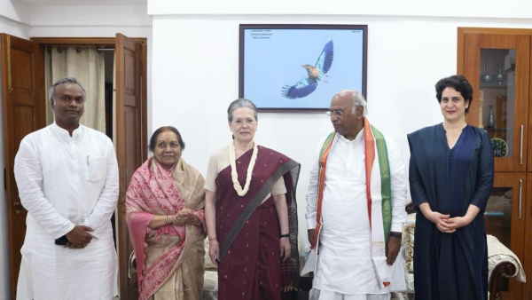गहलोत से समझौते के मूड में नहीं कांग्रेस हाईकमान