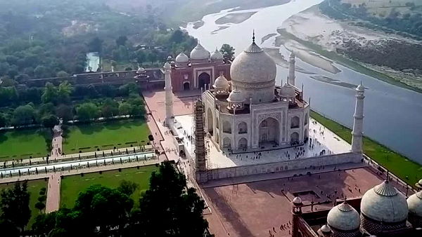Taj Mahal: A Man and woman offering namaz at Tajs garden, Video goes viral, Agra ASI to probe