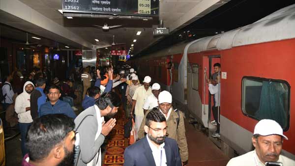 2500 से अधिक तमिल मेहमानों का आगमन