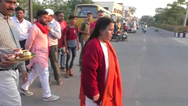 जो असली हिन्दू होगा वह गाय को सड़क पर नहीं छोड़ेगा जो असली हिन्दू होगा वह गाय को सड़क पर नहीं छोड़ेगा