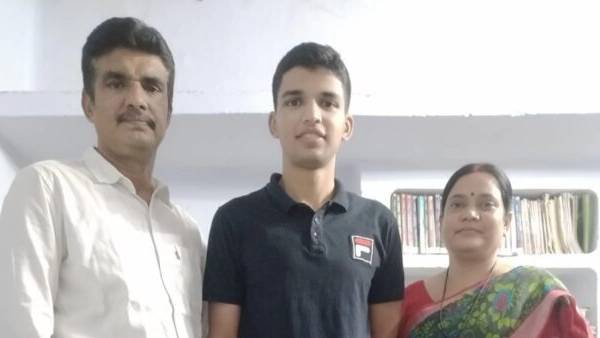 अंशुमौली आर्य ने दिया माता-पिता को कामयाबी श्रेय अंशुमौली आर्य ने दिया माता-पिता को कामयाबी श्रेय