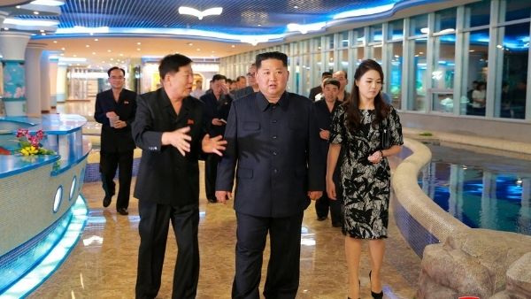 बेटी के साथ मिसाइल लॉन्च