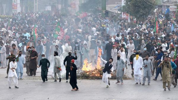 सेना के हर कमजोर नस को दबाया