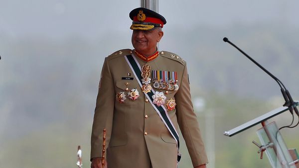 किसी के लिए राह आसान नहीं