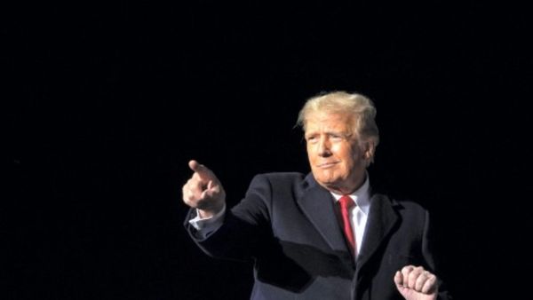 टेक कंपनियों पर साजिश करने का लगाया आरोप