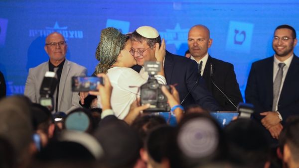 जीत के बाद सभी के लिए काम करने का किया वायदा