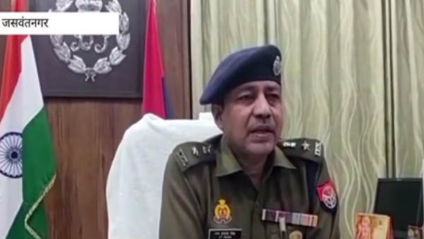 Mainpuri by-election: A hoard of currency found in Fortuner during the by-election checking, police engaged in investigation Mainpuri by-election: A hoard of currency found in Fortuner during the by-election checking, police engaged in investigation