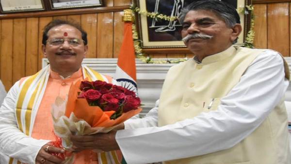 विजय कुमार सिन्हा ने क्यों खाली नहीं किया आवास ?