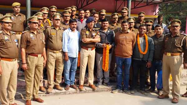 पुलिस टीम का किया गया सम्‍मान 