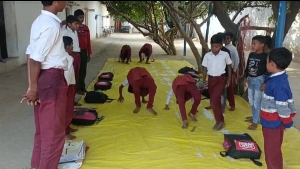 1999 को खुली थी स्कूल