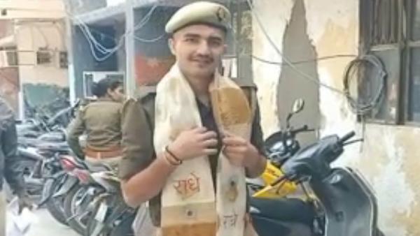 विमल ने पढ़ी IPS मनोज कुमार की जीवनी