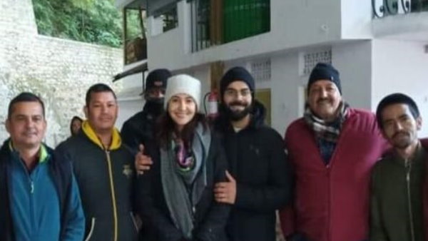 बेटी के साथ नैनीताल के भवाली, अगले दिन विश्व प्रसिद्ध कैंची धाम पहुंचे