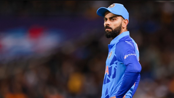 विराट कोहली बिना ट्रॉफी के जाने से निराश विराट कोहली बिना ट्रॉफी के जाने से निराश