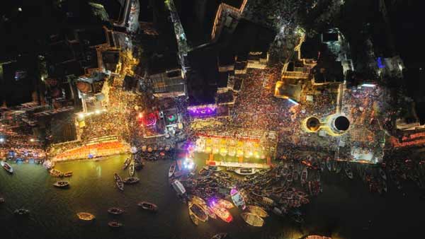 काशी का कोना-कोना हुआ रोशन 