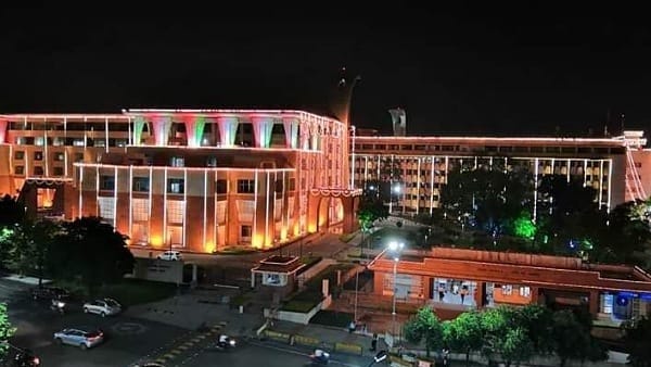 विकास के पथ पर आगे बढ़ रहा मध्य प्रदेश विकास के पथ पर आगे बढ़ रहा मध्य प्रदेश