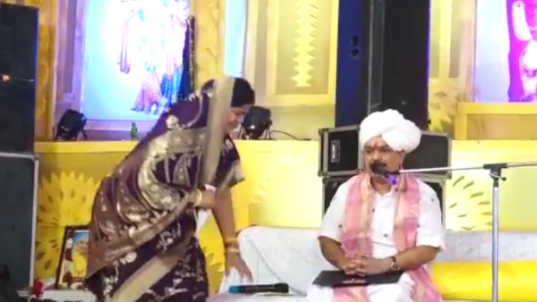 पंडोखर सरकार ने इमरती देवी को दिया जवाब पंडोखर सरकार ने इमरती देवी को दिया जवाब