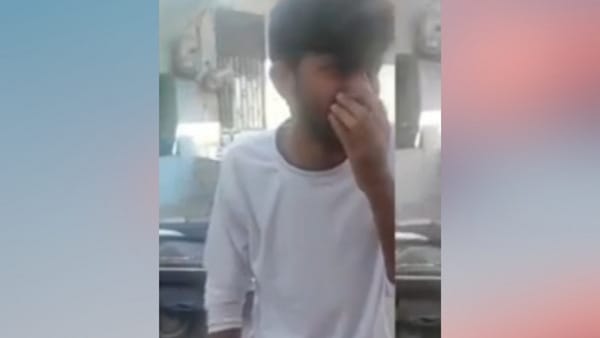 फोन कर समस्याएं सुलझाने का प्रलोभन भी दे रहे थे
