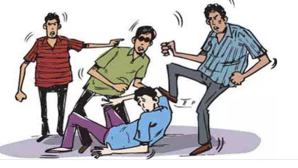 भोपाल में चौकीदार के साथ सनसनी वारदात, बदमाशों ने लूटा, पेशाब पिलाई व बनाया वीडियो भोपाल में चौकीदार के साथ सनसनी वारदात, बदमाशों ने लूटा, पेशाब पिलाई व बनाया वीडियो