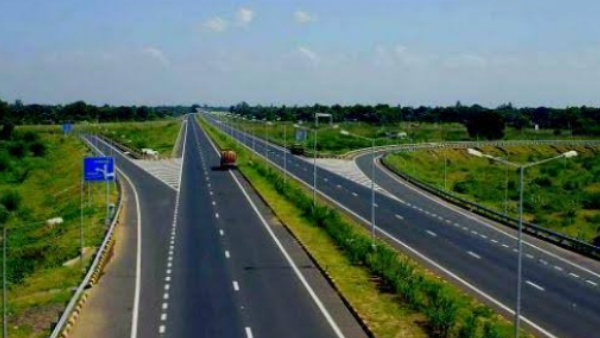  कई घंटों की ड्राइव के बाद वापस पत्नी को लेने पहुंचा पति