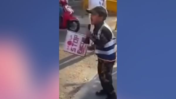 स्कूल खत्म होने के बाद संभालता है यातायात