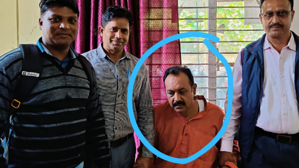 भोपाल में कार्यपालन यंत्री को ₹25000 की रिश्वत लेते लोकायुक्त ने पकड़ा भोपाल में कार्यपालन यंत्री को ₹25000 की रिश्वत लेते लोकायुक्त ने पकड़ा