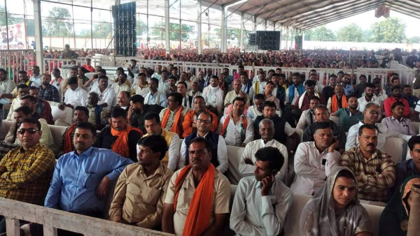 ग्राम सभा की अनुमति के बिना कोई बाहर का आदमी गांव में नहीं रह पाएगा : CM ग्राम सभा की अनुमति के बिना कोई बाहर का आदमी गांव में नहीं रह पाएगा : CM